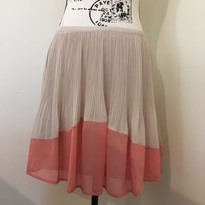 🦋lauren Conrad - M- Beige/coral pleated skirt